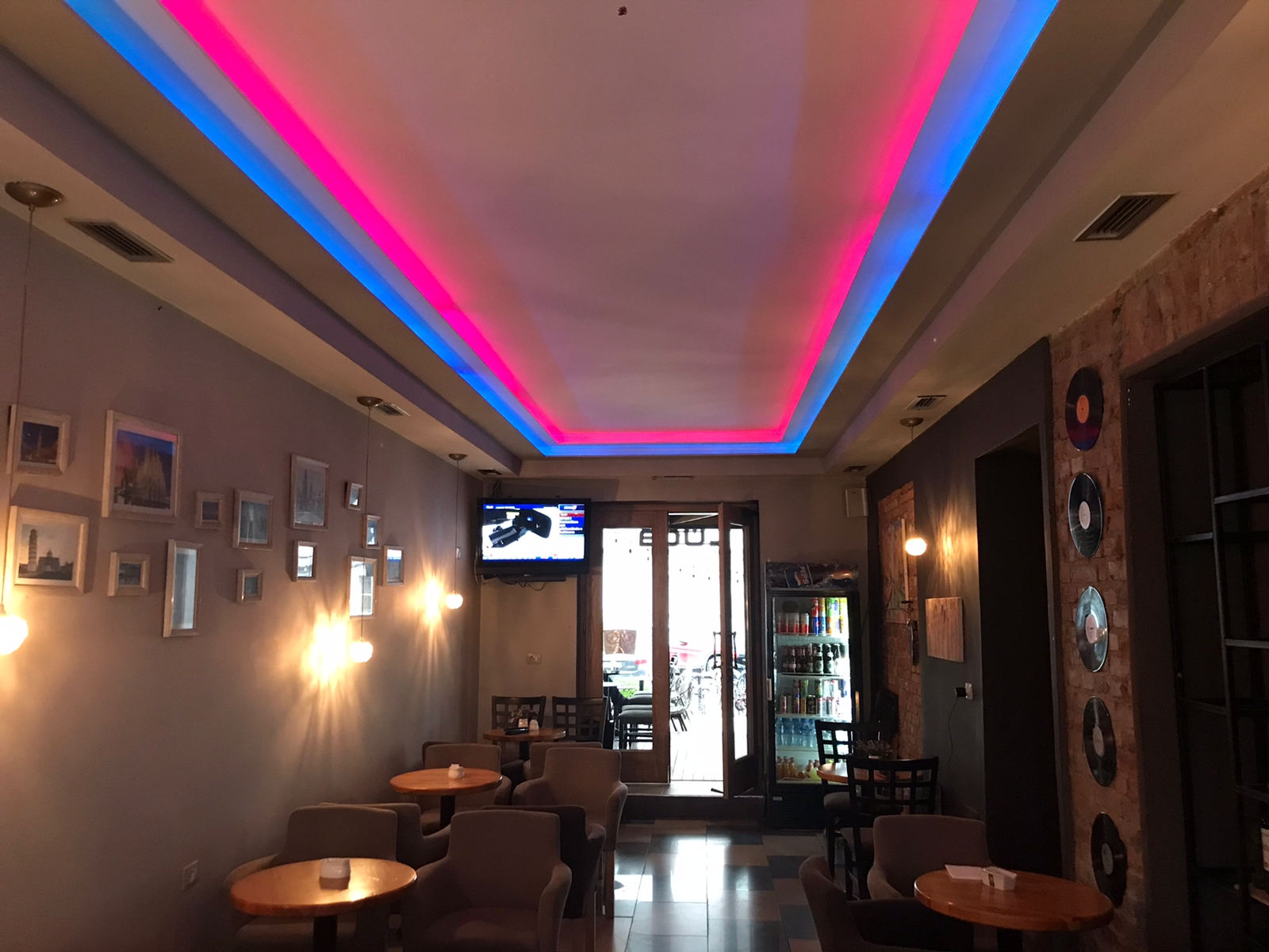 Shitet Lokal Bar- Kafe me siperfaqe 97 m2 ne Bulevardin Gjergj Fishta Tirane.