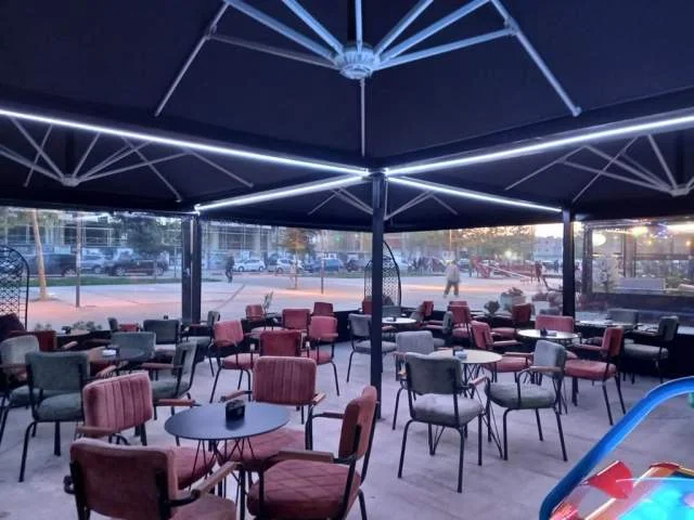 Tirane, shes dyqan Kati 1, 200 m² 10.000 Euro