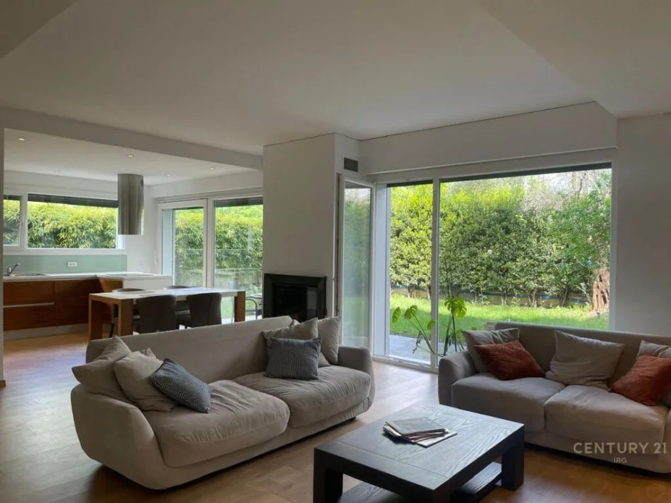 Tirane, jepet me qera apartament 3+1 Kati 1, 128 m² 1.500 € (Long Hill Residence)