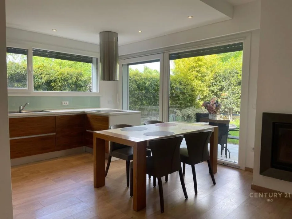 Tirane, jepet me qera apartament 3+1 Kati 1, 128 m² 1.500 € (Long Hill Residence)