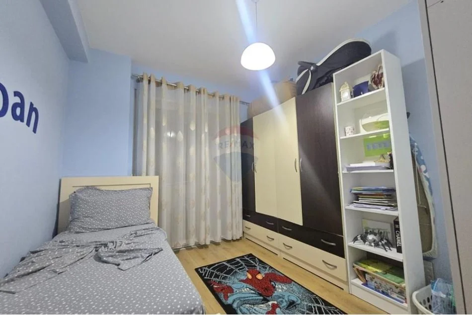 Tirane, jepet me qera apartament 2+1+Ballkon , 85 m² 600 € (5 Maji)