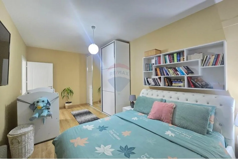 Tirane, jepet me qera apartament 2+1+Ballkon , 85 m² 600 € (5 Maji)