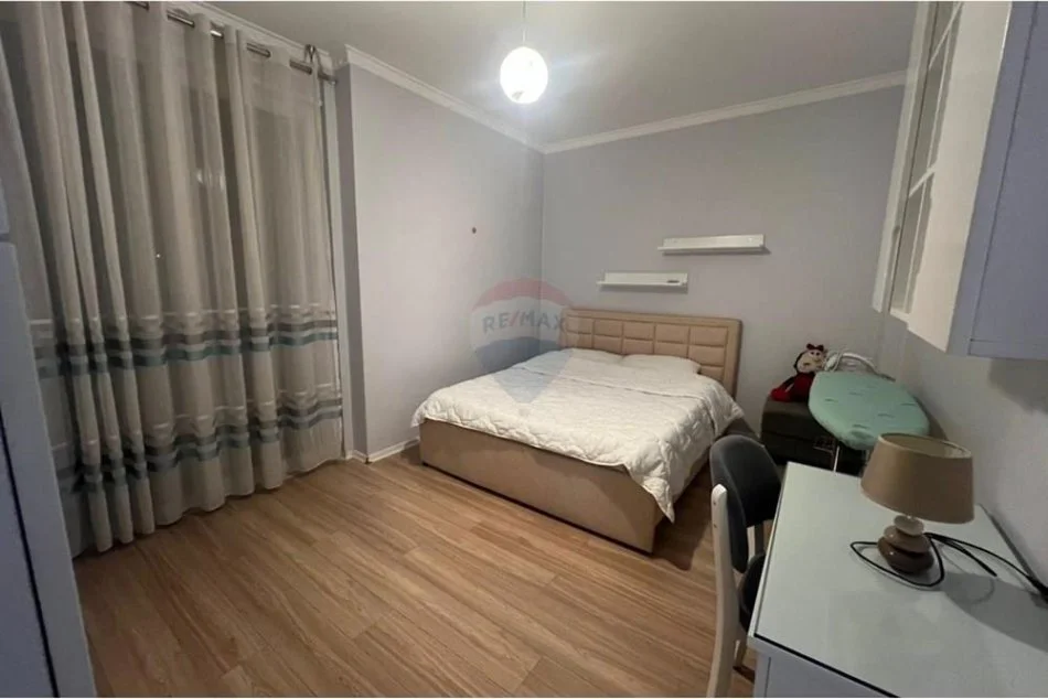 Tirane, jepet me qera apartament 2+1+Aneks+Ballkon Kati 3, 105 m² 800 € (Don Bosko)