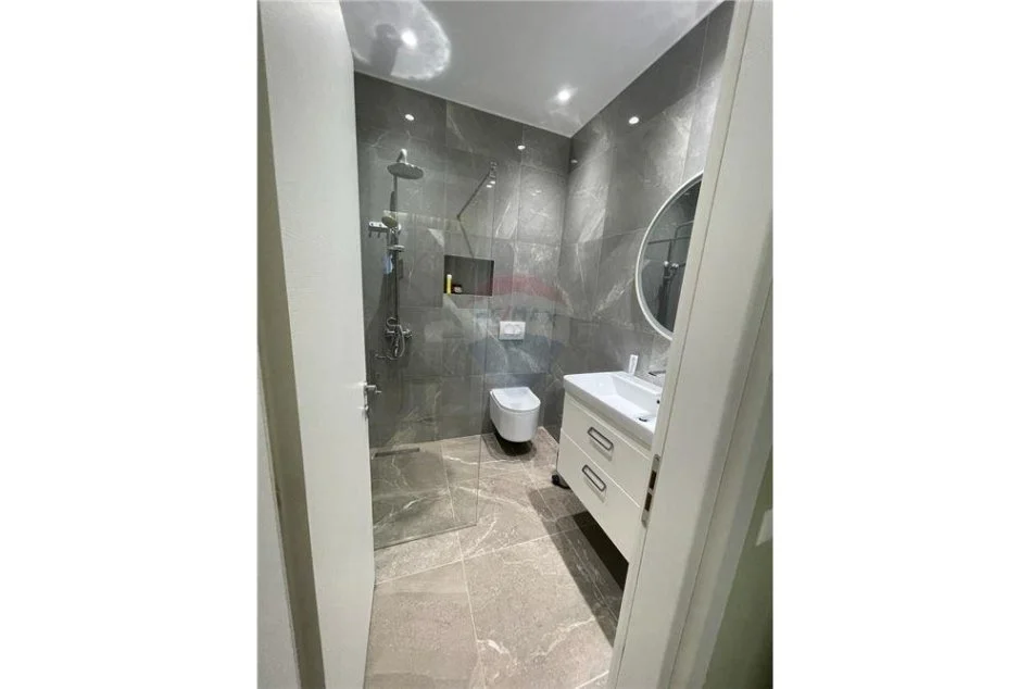 Tirane, jepet me qera apartament 2+1+Aneks+Ballkon Kati 3, 79 m² 800 € (Selvia)