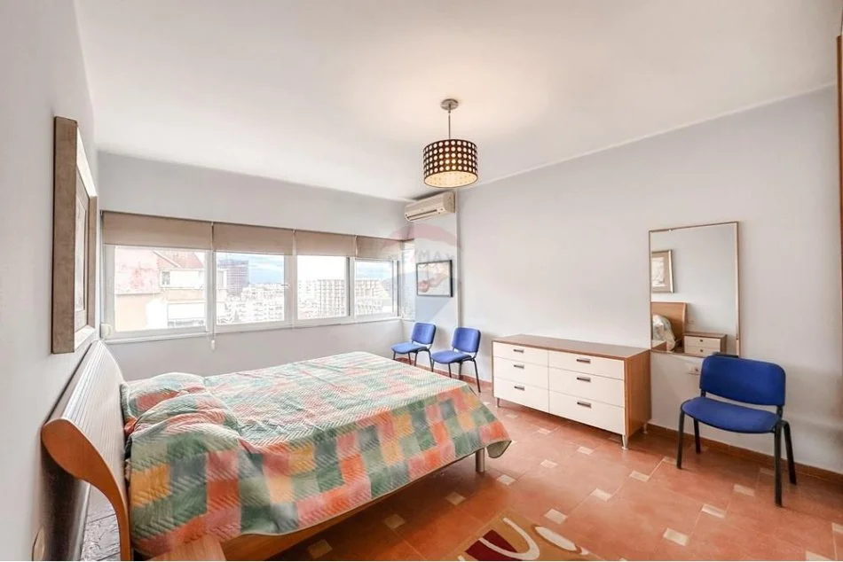 Tirane, jepet me qera apartament 2+1+Aneks+Ballkon Kati 7, 125 m² 750 € (Liqeni Tiranes)