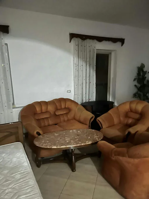 Tirane, jepet me qera apartament 2+1+Ballkon Kati 3, 500 € 