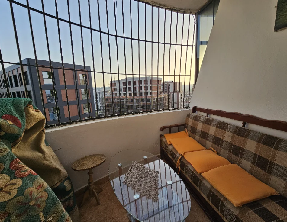 Tirane, jepet me qera apartament 2+1 Laprake