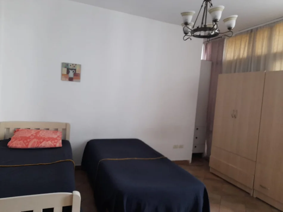 Tirane, jepet me qera garsonier 1+1 Kati 4, 27 m² 300 € (tek tregu elektrik Tirane)