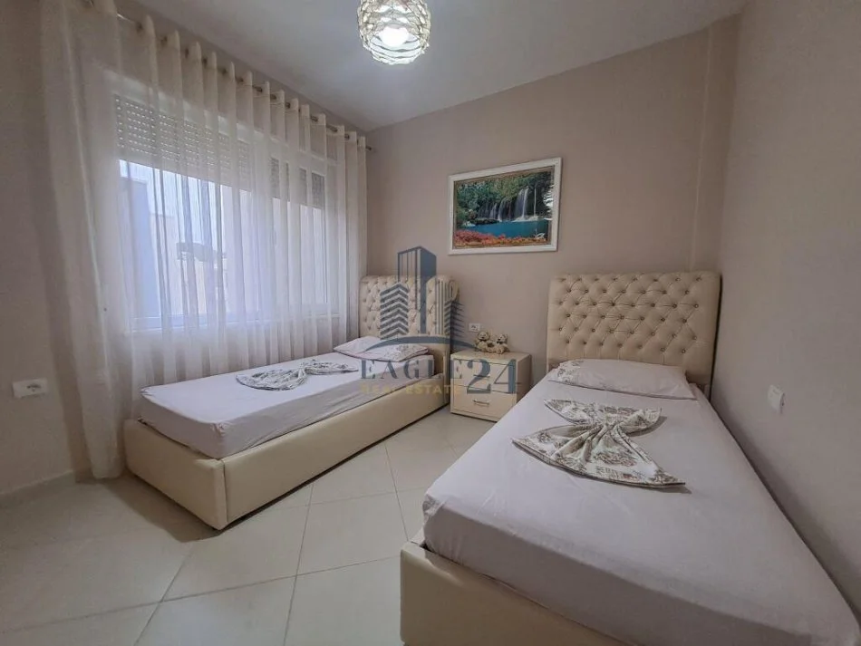 Shitet Apartament 2+1 I Mobiluar Tek "LURA 3"