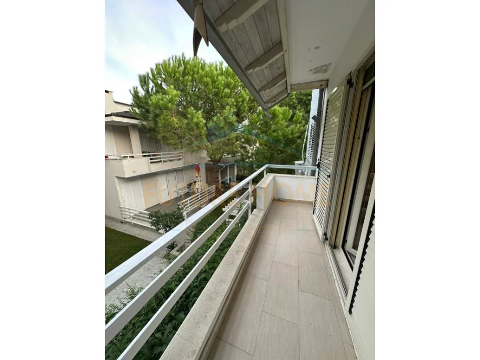 Gjiri Lalezit | , shitet apartament Dublex , 127 m² 300.000 € (GJIRI I LALEZIT , Lura 1)