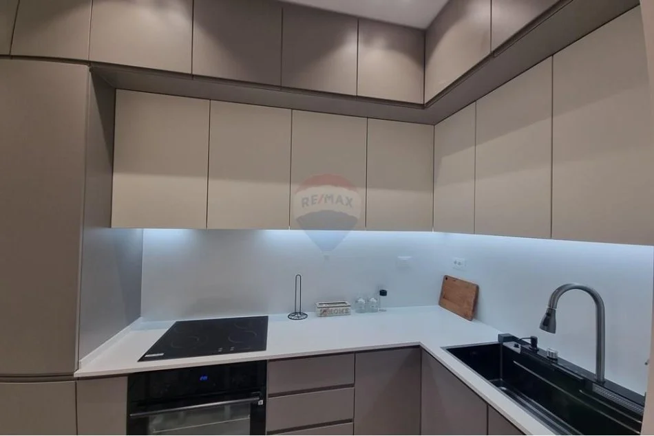 Tirane, jepet me qera apartament 2+1+Aneks+Ballkon , 88 m² 1.500 € (Lake View Residences , Liqeni i Tiranes)