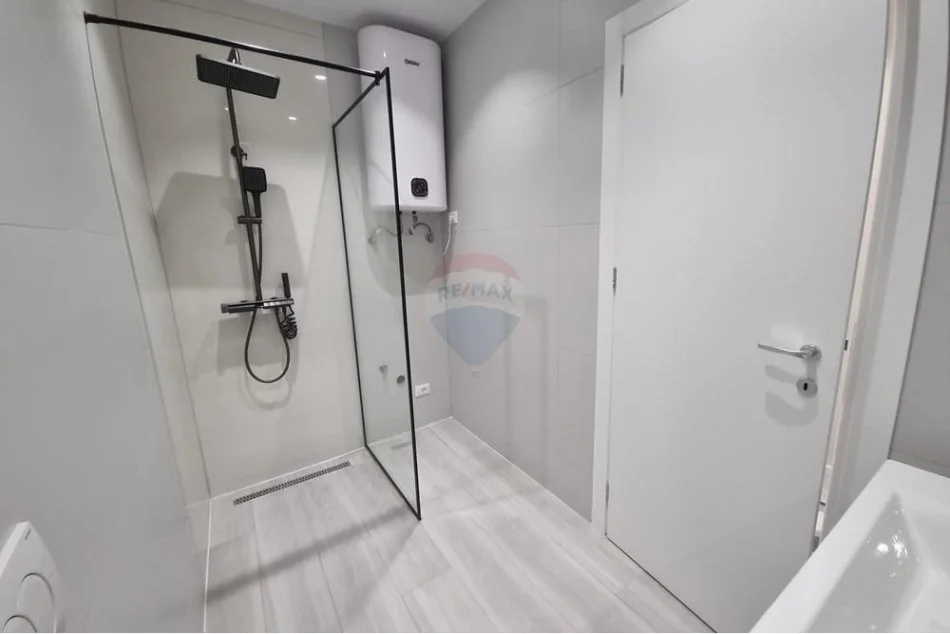 Tirane, jepet me qera apartament 2+1+Aneks+Ballkon , 88 m² 1.500 € (Lake View Residences , Liqeni i Tiranes)