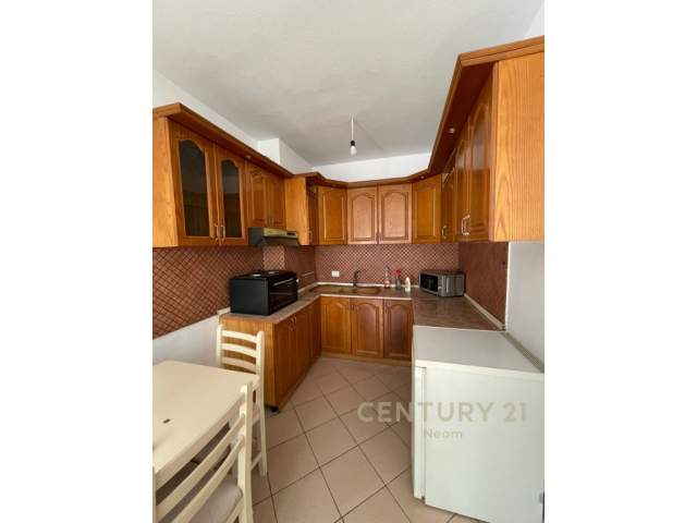 Tirane, jepet me qera apartament 1+1+BLK Kati 5, 77 m² 300 Euro (Don Bosko)