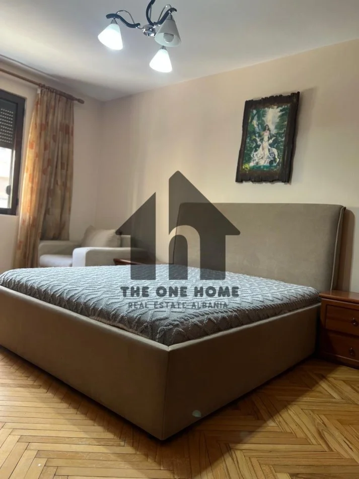 Tirane, jepet me qera apartament 2+1+Ballkon Kati 3, 90 m² 700 € (Myslym Shyre)