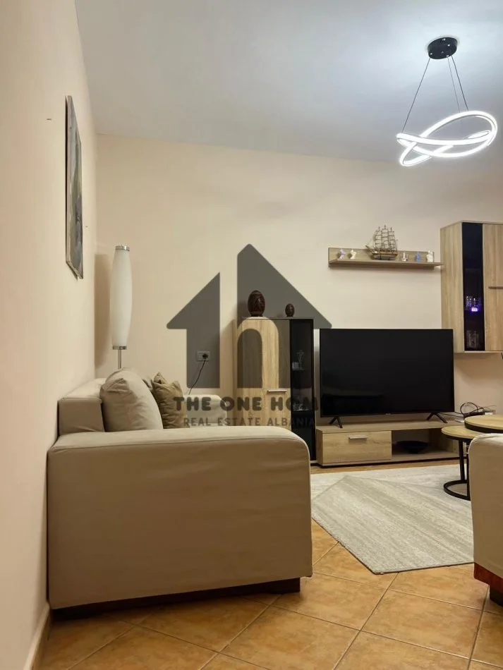 Tirane, jepet me qera apartament 2+1+Ballkon Kati 3, 90 m² 700 € (Myslym Shyre)