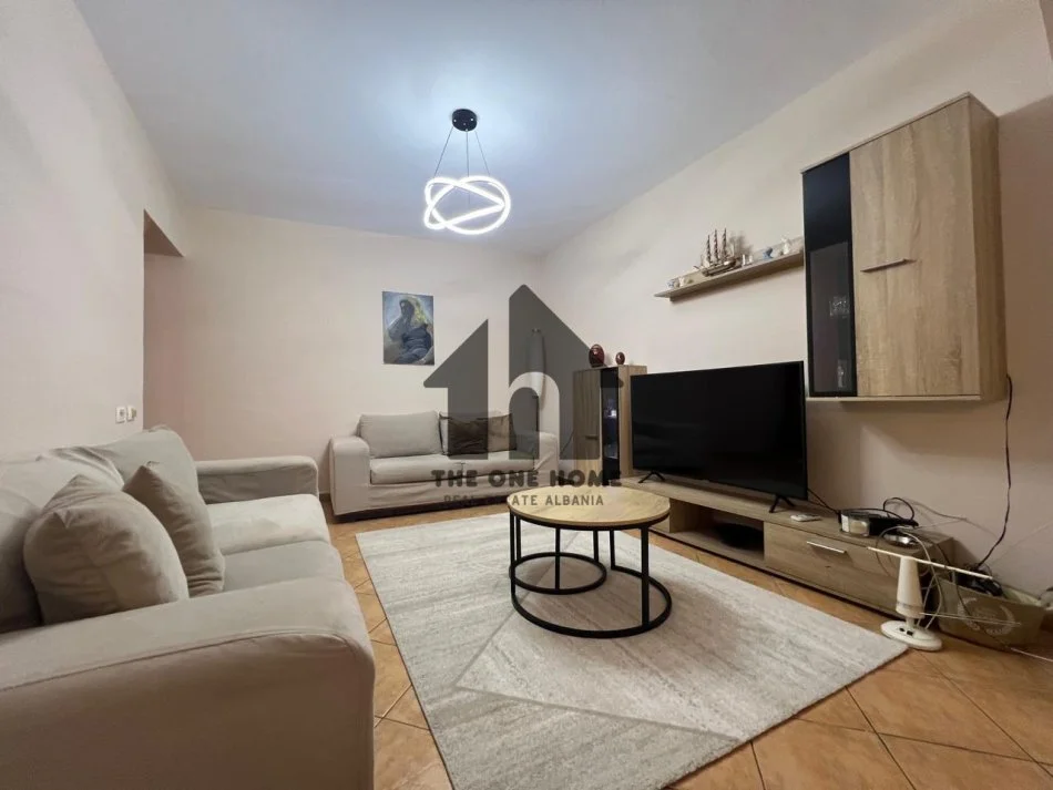 Tirane, jepet me qera apartament 2+1+Ballkon Kati 3, 90 m² 700 € (Myslym Shyre)