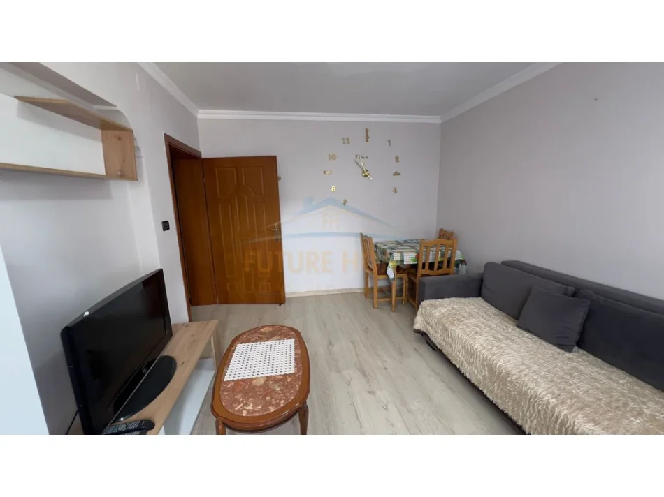 Tirane, jepet me qera apartament 1+1 Kati 5, 60 m² 600 € (MYSLYM SHYRI)