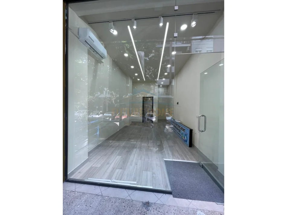 Tirane, shitet ambjent biznesi Kati 0, 37 m² 115.000 € (RRUGA 5 MAJI)