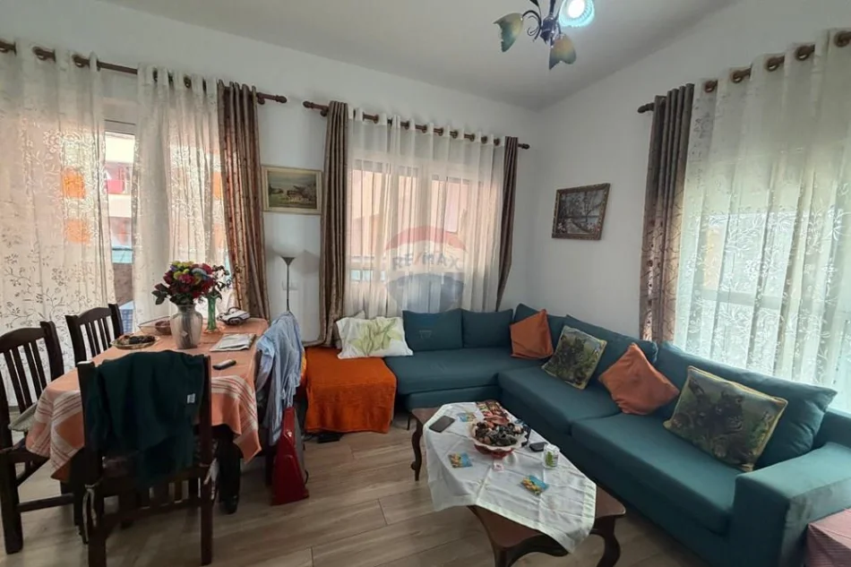 Tirane, shitet apartament 2+1 Kati 2, 84 m² 145.000 € (MANGALEM)