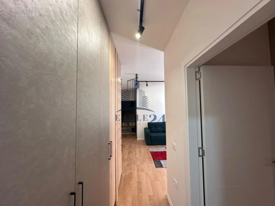 Tirane, jepet me qera apartament 1+1 , 75 m² (SELITE)