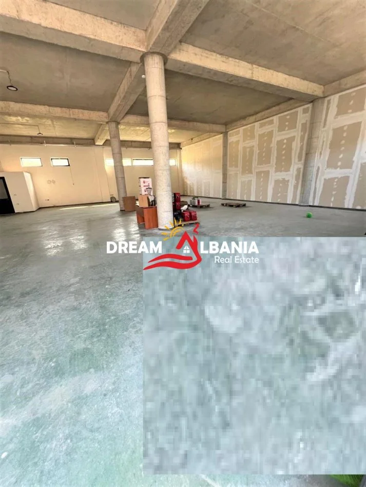 Tirane, jepet me qera magazine Kati 0, 200 m² 1.000 € (Ne Zonen e Kombinatit, prane Primavera Casa)