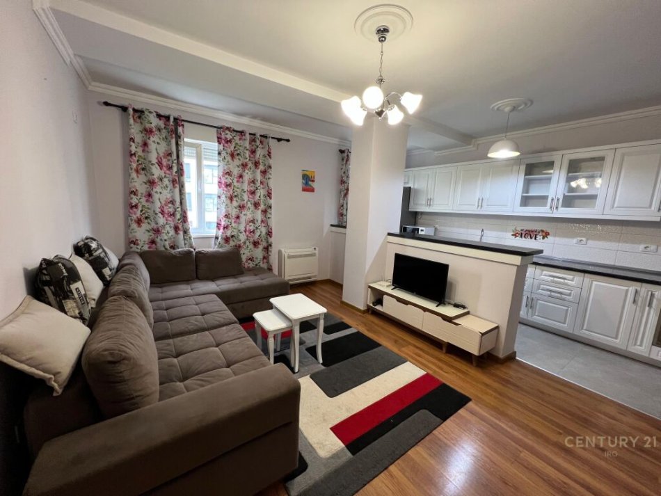 Tirane, jepet me qera apartament 2+1 Kati 2, 90 m² 650 € (Kompleksi Kontakt)