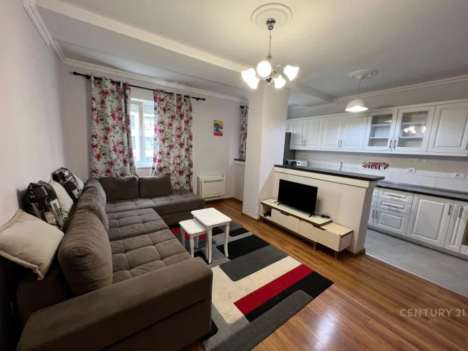 Tirane, jepet me qera apartament 2+1 Kati 2, 90 m² 650 € (Kompleksi Kontakt)