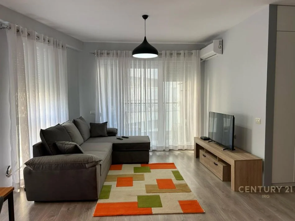 Tirane, jepet me qera apartament 2+1 Kati 5, 78 m² 700 € 