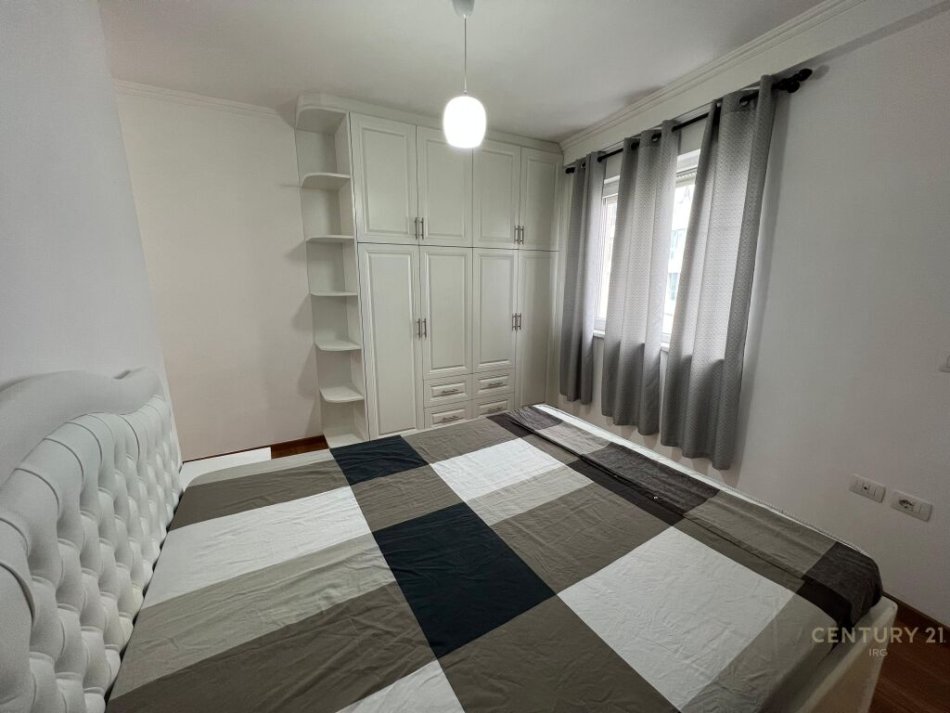 Tirane, jepet me qera apartament 2+1 Kati 2, 90 m² 650 € (Kompleksi Kontakt)