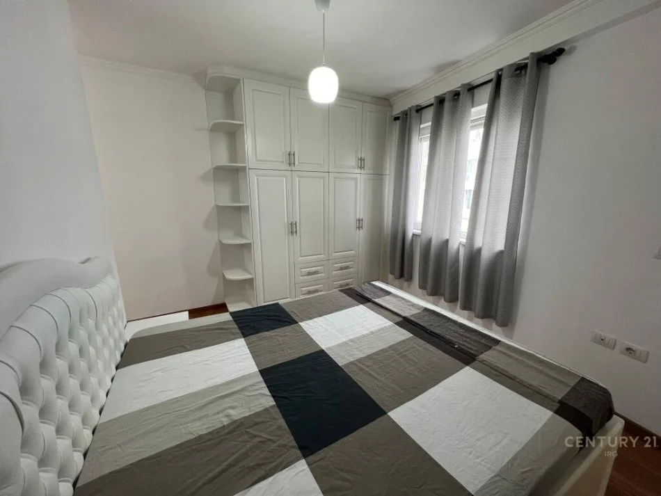 Tirane, jepet me qera apartament 2+1 Kati 2, 90 m² 650 € (Kompleksi Kontakt)