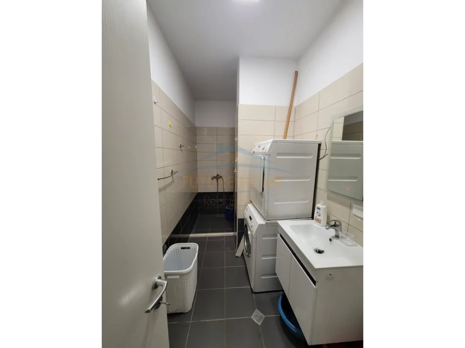 Tirane, jepet me qera apartament 2+1+2 Kati 6, 82 m² 600 € (RRUGA 5 MAJI)