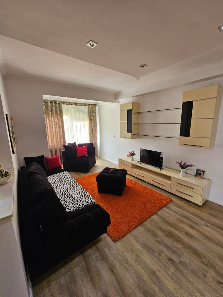 Tirane, shitet apartament 2+1+Ballkon Kati 3, 91 m² 120.000 € (Fresku)