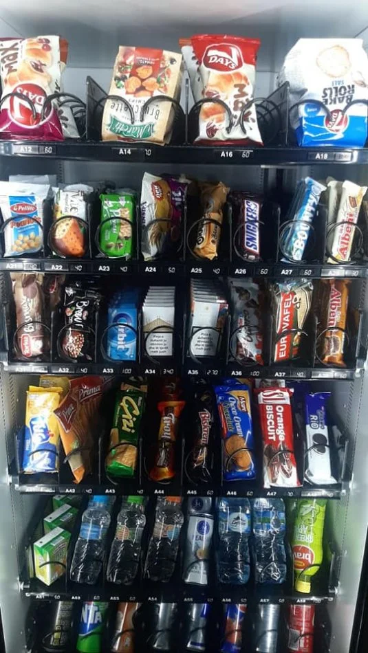 Durres, ofroj Shiten Distributor Automatik per Kafe dhe Snack ne Durres Gjithashtu disponojme edhe makineri per Cigare si dhe Expresa Gaia te markes Bianchi qe jane gati si te rinje dhe te pershtashem per restorante ,lokale,Bujtina ,Farmaci ,sht...