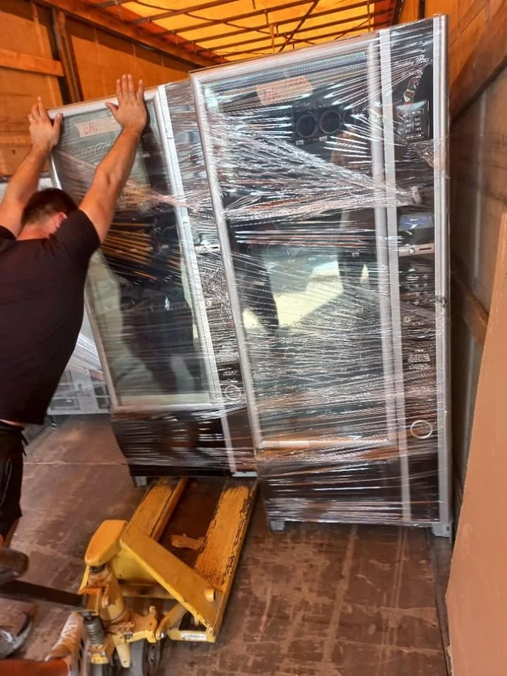 Durres, ofroj Shiten Distributor Automatik per Kafe dhe Snack ne Durres Gjithashtu disponojme edhe makineri per Cigare si dhe Expresa Gaia te markes Bianchi qe jane gati si te rinje dhe te pershtashem per restorante ,lokale,Bujtina ,Farmaci ,sht...