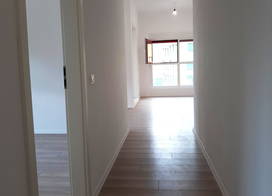 Tirane, shitet apartament 1+1 Kati 3, 67 m² 90,000 € (Mangalem, rruga Ali Demi)