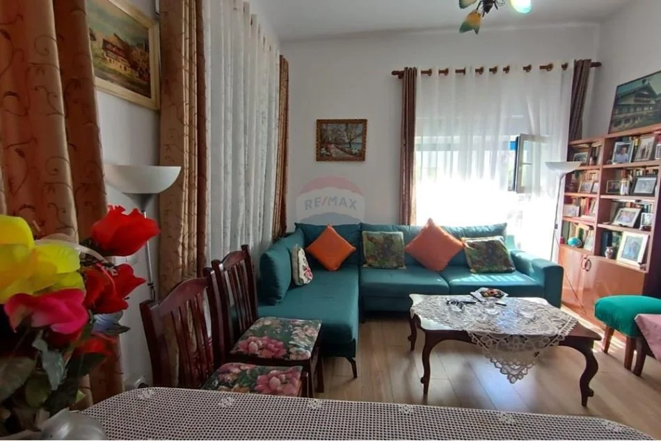 Tirane, shitet apartament 2+1+Ballkon Kati 2, 83 m² 112.000 € (Kompleksi Mangalemi, Ali Demi)