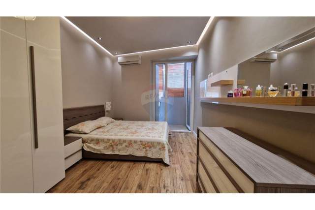 Tirane, shitet apartament 2+1 Kati 5, 114 m² 250.000 Euro (Komuna e Parisit)