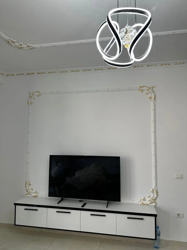 Tirane, jepet me qera apartament 2+1 Kati 2, 115 m² 900 € (MEDRESE)