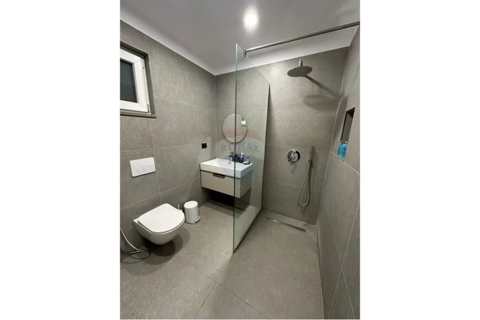 Tirane, jepet me qera garsonier 1+1 Kati 3, 50 m² 470 € (ish Tregu Elektrik)