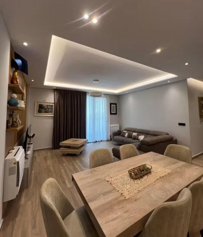 Tirane, jepet me qera apartament 2+1+Aneks+Ballkon Kati 2, 123 m² 1.500 € (TEG)