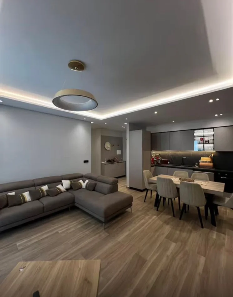 Tirane, jepet me qera apartament 2+1+Aneks+Ballkon Kati 2, 123 m² 1.500 € (TEG)