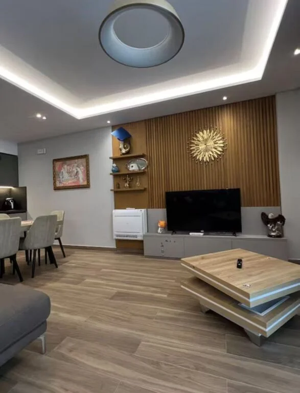 Tirane, jepet me qera apartament 2+1+Aneks+Ballkon Kati 2, 123 m² 1.500 € (TEG)