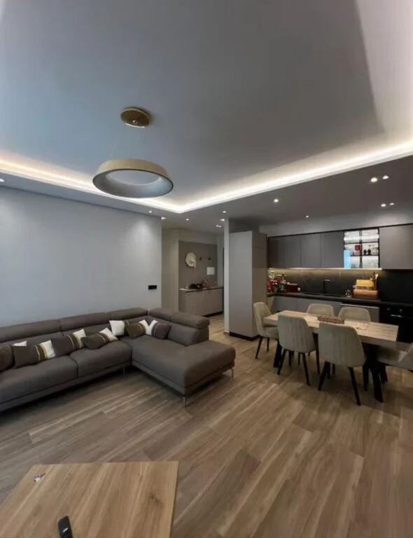 Tirane, jepet me qera apartament 2+1+Aneks+Ballkon Kati 2, 123 m² 1.500 € (TEG)