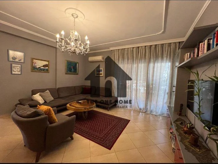 Tirane, jepet me qera apartament 2+1+Ballkon Kati 4, 92 m² 600 € (Kodra Diellit)