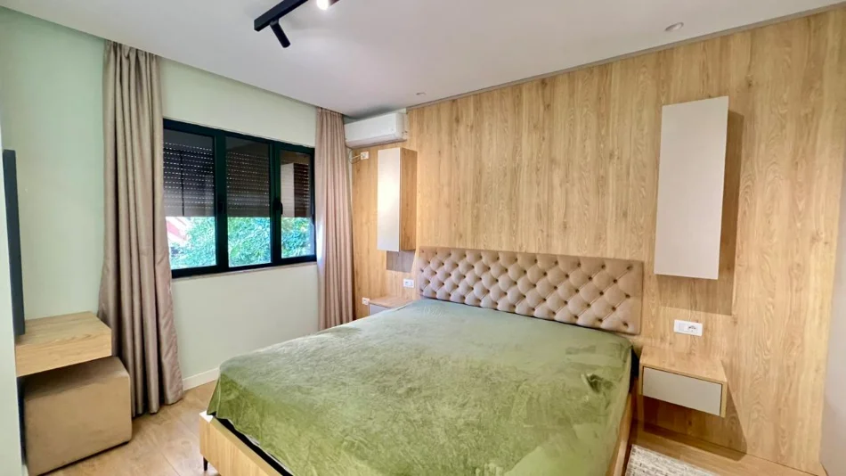 Me Qera: 1+1📍Komuna e Parisit (Prane Bar Oslo) - Kt.2 - 70,000 Leke/Muaj - S.70m² - 100% e Re e Sapo Investuar✨
