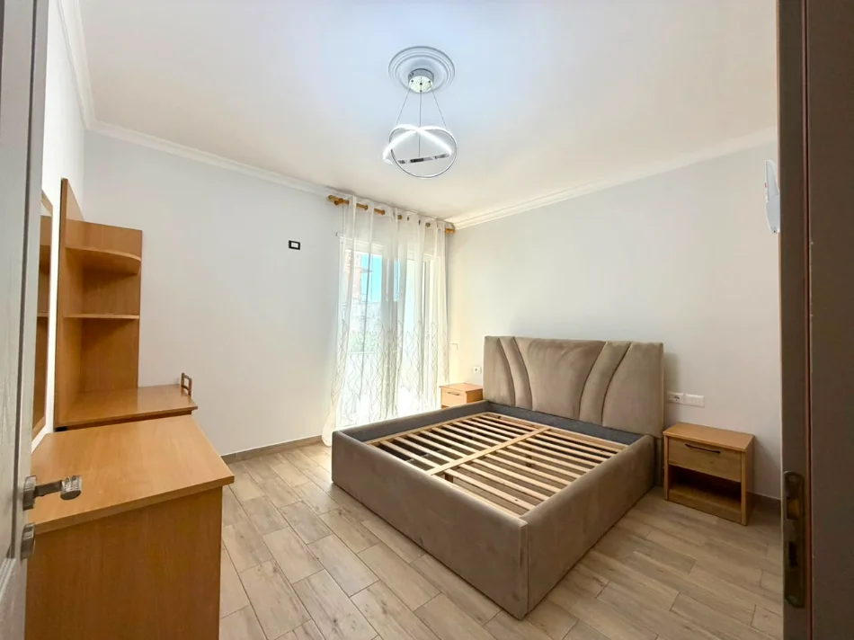 Me Qera: 1+1 &Ballkon📍Rr. e Dibres - QSUT || apt. Gjigand 72m2 (55,000 Leke/Muaj) Buze Rruge