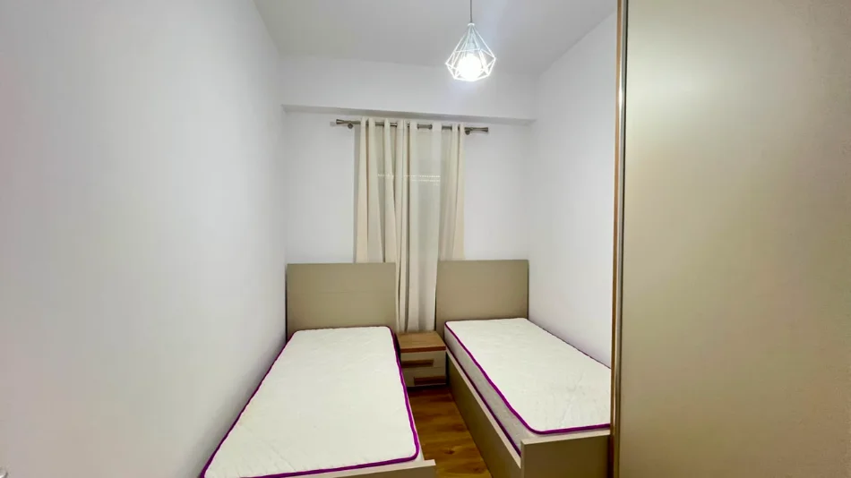 Me Qera: 2+1+2wc 📍Ali Demi (Rez.Kaimi) - Sp.110m² - Orientim:Jug🌞 - 470€/Muaj - Kt.4 ||  Rezidence e Re