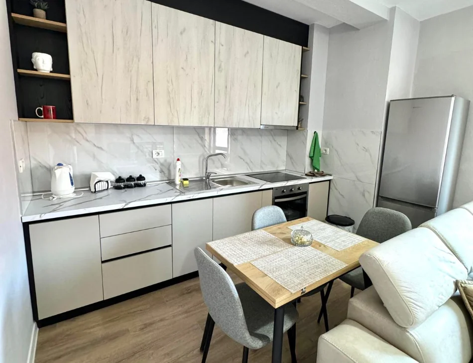Jepet me Qera: 2+1📍Don Bosko (Prane Shkolles Vace Zela) - Kt.2 - 60.000 Lek - Pllt.2010 - Sp.90m² || 100% e Re dhe sapo Investuar✨