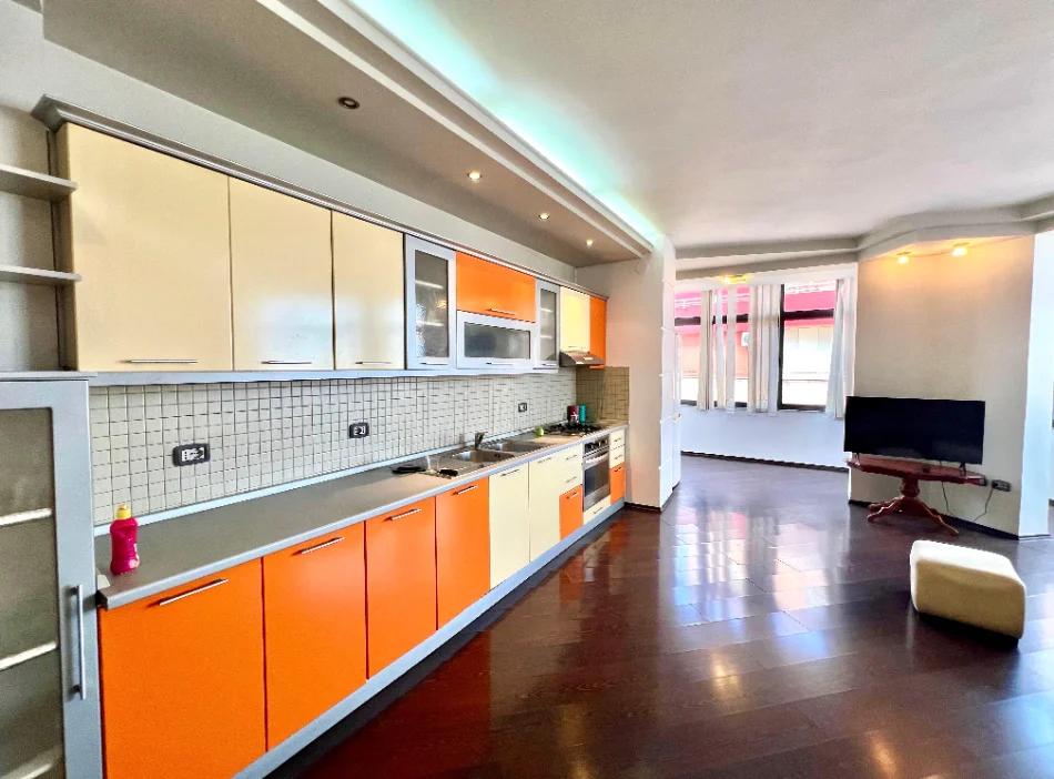 Jepet me Qera: 2+1+2 Ballkone 📍Perballe Kristal Center (Te Big Market) - 600€/Muaj ✨ - Kt.5 || Sp.112m²
