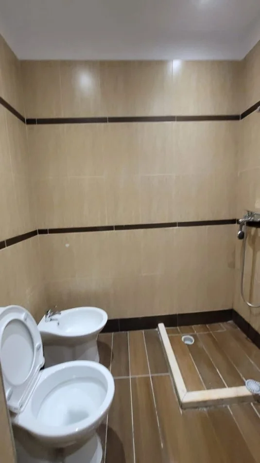 Apartament 1+1 tek Kopshti Botanik ne Pallat te Ri me Ashensor | Mobilim dhe Investim i Ri | Parket | i bere per vete -  550 €/Muaj